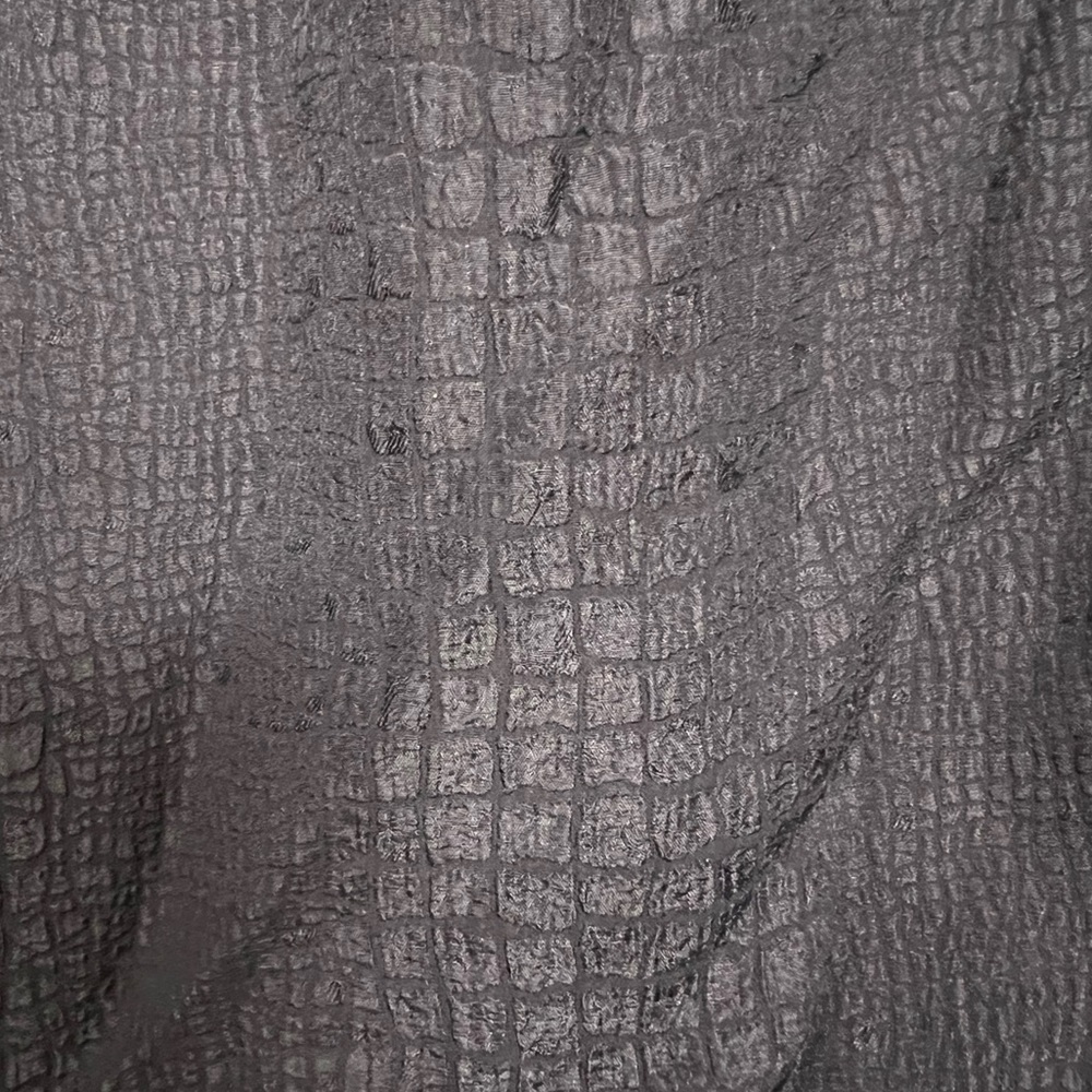 Vince Navy Long-Sleeve Crocodile-Embossed Blouse Size S - Picture 8 of 11